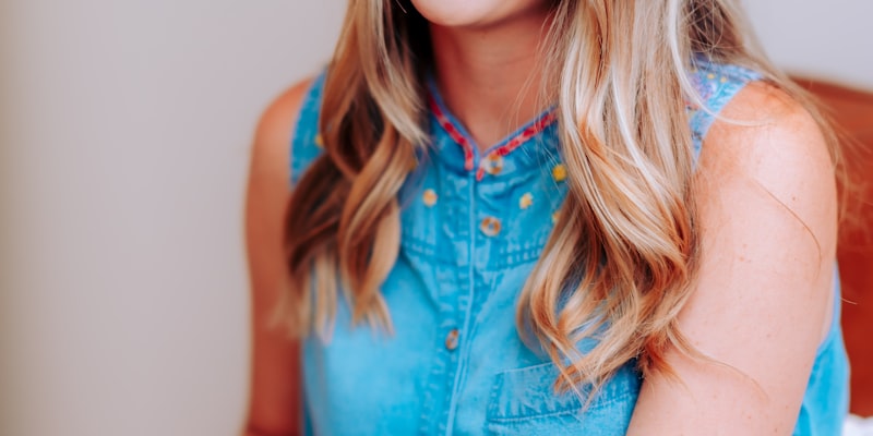 阿根廷国家队队徽与球员庆祝进球